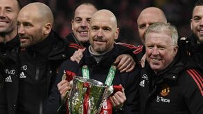 A emotiva carta aberta de Ten Hag aos adeptos do Man. United: «Não vamos parar por aqui...»
