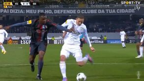 Penálti, amarelo, VAR, vermelho e golo: polémica no primeiro golo do V. Guimarães frente ao Sp. Braga