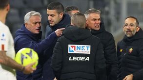 Mourinho expulso no Cremonese-Roma: as imagens da fúria do treinador português