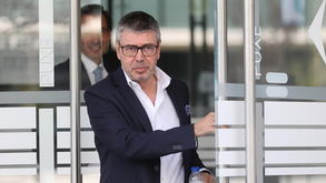 O lance da expulsão de João Mário no FC Porto-Gil Vicente: árbitro foi ao VAR e mudou a cor do cartão