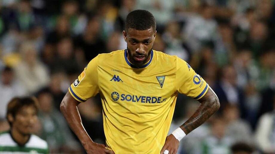 Rosier afastado do plantel do Estoril está agora a treinar nos sub-23