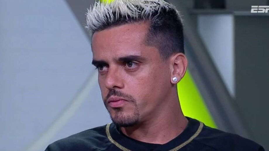 Fagner não tem saudades do treinador português, que agora está no Flamengo