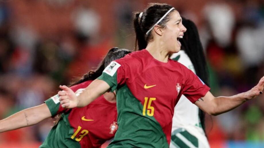 Rui Almeida, enviado especial de Record, acompanha a Seleção feminina e mostra a festa após qualificação inédita