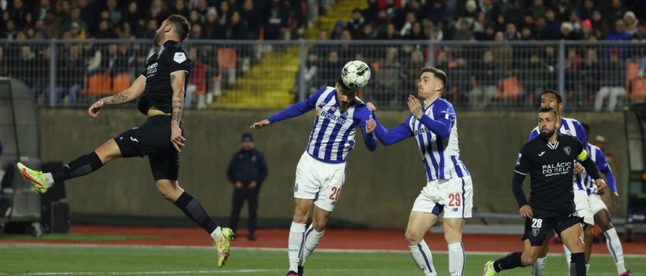 A crónica do Ac. Viseu-FC Porto, 0-1: Foi preciso cabeça para estas meias
