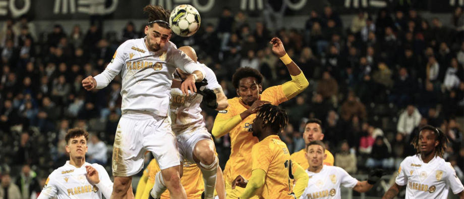A crónica do V. Guimarães-Portimonense, 1-0: Varela a assistir em plena Zona J