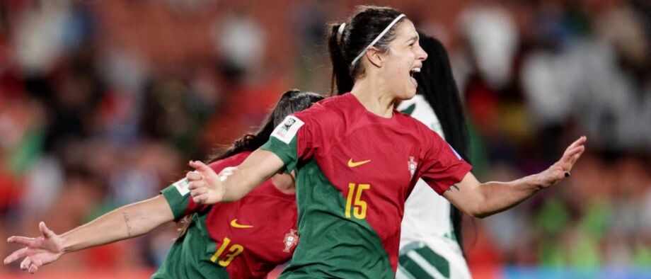 A crónica do Portugal-Camarões, 2-1: Nova página dourada para a história