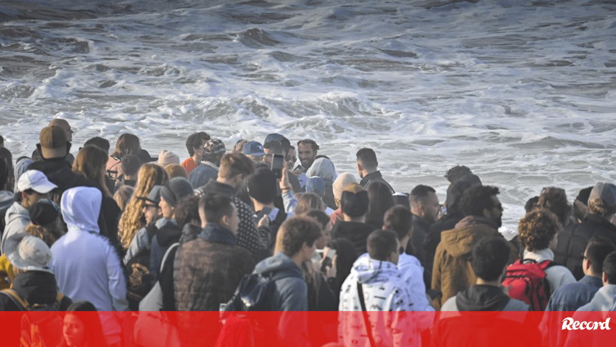 Record attendance of 51 thousand fans in Peniche – Surf