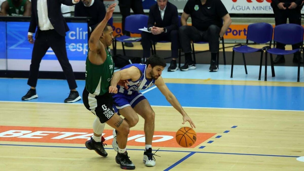 Sporting derrota FC Porto no último segundo e sagra-se campeão nacional de  basquetebol - Basquetebol - Jornal Record