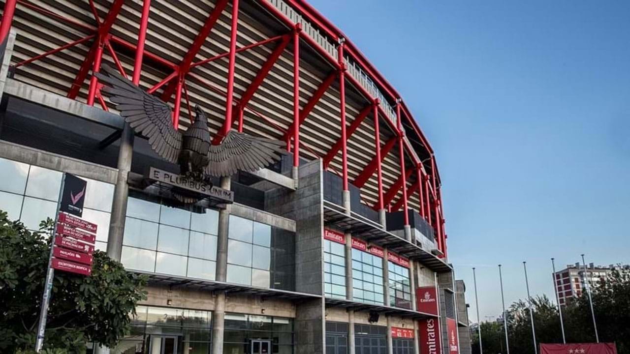 TVI: Ministério Público investiga 12 jogos por suspeitas de subornos feitos  pelo Benfica - Benfica - Jornal Record