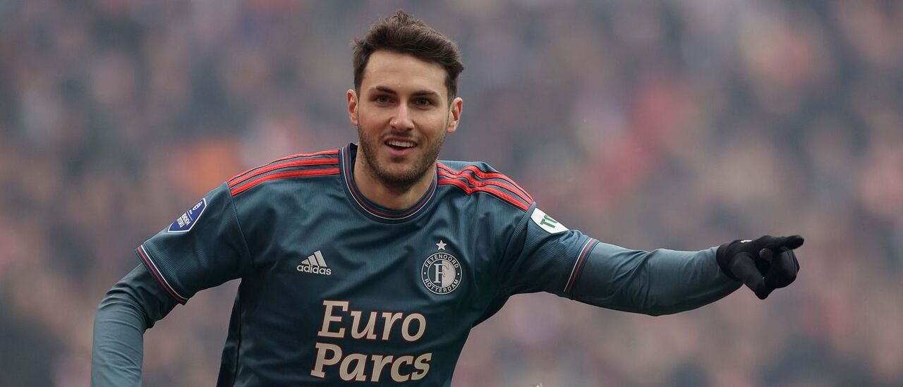 Santiago Giménez está a brilhar no ataque do Feyenoord, líder da Liga holandesa, tendo já apontado 15 golos esta época