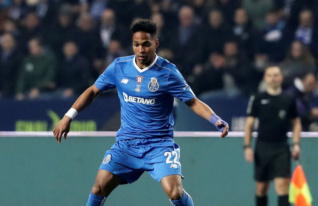 /fotosgeral/Fotos/2-46300236#deeae9377dd41c0d7e4a69ecf8031186 (17528070) (Milenium)