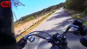 Motociclista filma-se a insultar e a empurrar ciclistas em Ovar