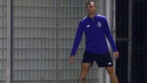Pepe e João Mário continuam limitados a tratamento