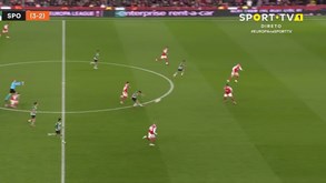 É um dos golos do ano: Pote marcou do meio-campo no Arsenal-Sporting!