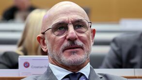 Primeira convocatória de De La Fuente na Espanha com Porro mas sem Grimaldo