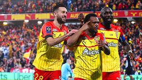 Lens supera o lanterna-vermelha Angers para assumir viceliderança