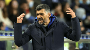 Notícia Record: Sérgio Conceição equaciona sair já do FC Porto