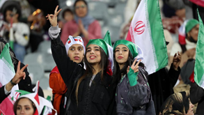 Irão permitiu a mulheres assistir à partida internacional contra a seleção russa