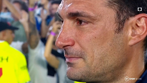 Arrepiante: Scaloni, Messi e jogadores argentinos em lágrimas com receção apoteótica após título mundial
