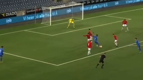 Cher Ndour fez um golaço pela seleção sub-20 de Itália