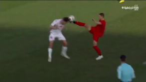 Será a expulsão mais rápida da história? Jogador da Jordânia viu o vermelho aos... 5 segundos!