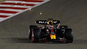 Max Verstappen garante 'pole position' para o GP do Bahrain