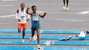 Incrível: Maratona de Tóquio foi decidida num sprint a três