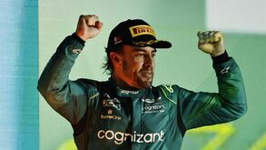 Alonso radiante com pódio no Bahrain: «É surreal aquilo que a Aston Martin fez no inverno»