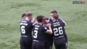 Entrou a 15 minutos do final e fez hat-trick: um dos golos foi do meio campo!