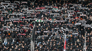 Ministro do Interior italiano proíbe venda de bilhetes a adeptos do Eintracht