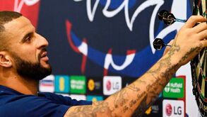 Kyle Walker não aprende: Copos, noites loucas e muita vontade de baixar as calças