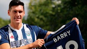 Gareth Barry de regresso ao futebol: Comberton Dynamoes resgata craque de 42 anos