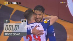 Grujic subiu ao terceiro andar e fez o golo: foi assim que o FC Porto abriu o marcador diante do Estoril