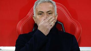 Roma protesta contra castigo aplicado a Mourinho e entra em blackout até ao final da época