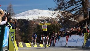 Tadej Pogacar reforça liderança do Paris-Nice ao vencer sétima etapa