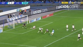 Kvaratskhelia teve mais um momento de autor no Nápoles: veja as imagens do forte candidato a golo do ano