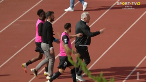 Jorge Costa exaltado com adeptos da própria equipa: treinador do Ac. Viseu foi direito à bancada