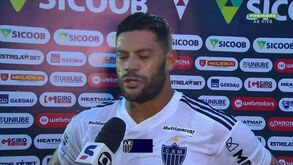 Hulk arrasa árbitro e atira: «Eu sou homem para c...!»