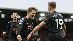Arsenal com vitória tranquila antes da receção ao Sporting: o resumo do jogo com o Fulham