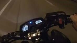 Filma-se a mais de 200 km/h entre o trânsito do IC19