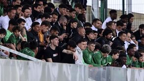 Amorim e jogadores da equipa principal do Sporting assistem ao jogo da Youth League com Liverpool