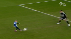 Guarda-redes impediu criança de marcar um golo antes do jogo: caso revoltou húngaros e desculpas sucedem-se
