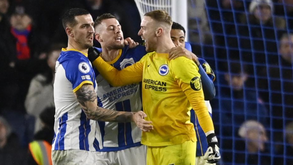 Brighton e Brentford vencem jogos em atraso na luta pelos lugares europeus