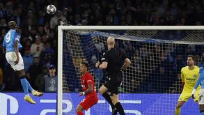Nápoles-Eintracht Frankfurt, 3-0: Novo show de Osimhen vale estreia nos 'quartos'