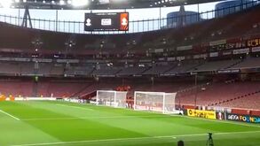 O Emirates pouco antes do Arsenal-Sporting