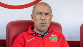 Al-Ahli Dubai de Leonardo Jardim vence e lidera Liga dos Emirados Árabes Unidos