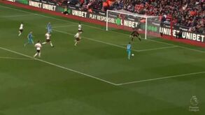 Porro estreou-se a marcar pelo Tottenham com um remate potente: veja o lance 