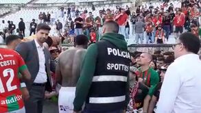 Capitães do Marítimo pediram desculpa pela derrota e adeptos chegaram a saltar da bancada