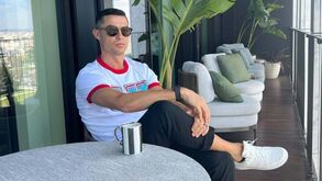 Cristiano Ronaldo regressa a Portugal e até Evra sente 'o foco' 