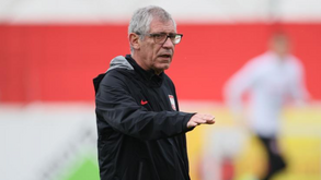 Silêncio de Fernando Santos provoca críticas na Polónia